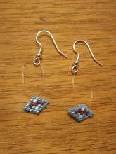 Load image into Gallery viewer, Beaded earrings