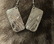 Load image into Gallery viewer, Silver Earrings Formline Design