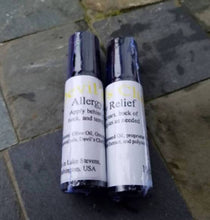 Load image into Gallery viewer, Devil&#39;s Club All Natural Allergy Relief Essential Oil Blend Roll on