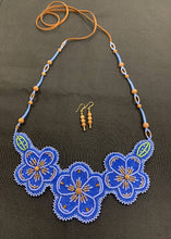 Load image into Gallery viewer, Moose Hide Beaded Flower Necklace Set