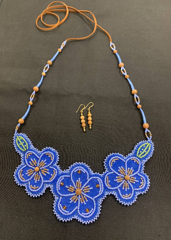 Moose Hide Beaded Flower Necklace Set