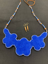 Load image into Gallery viewer, Moose Hide Beaded Flower Necklace Set